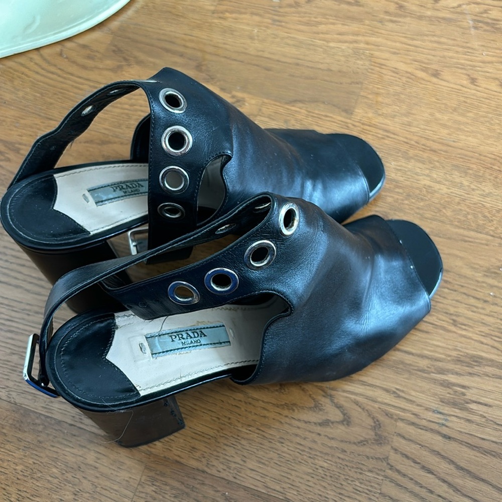 Prada heels - Picture 1 of 5